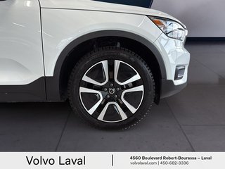 Volvo XC40 Momentum 2020 à Laval, Québec - 3 - w320h240px