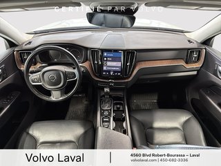 Volvo XC60 Momentum Moteur à 4 cylindres 2.0L/120CI 4 roues motrices 2021