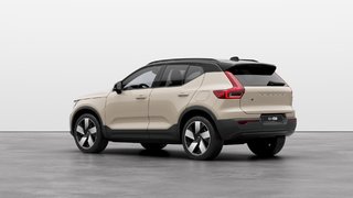 2025 Volvo EX40 ULTRA deux moteurs électriques All Wheel Drive