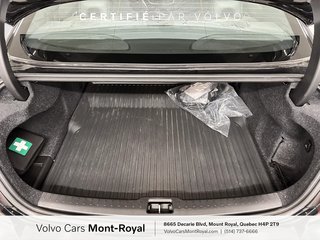 Volvo S60 Plug-In Hybrid Ultra Black Edition T8 2025 à Brossard, Québec - 5 - w320h240px