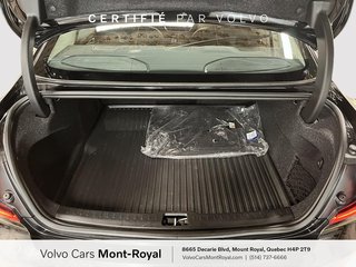 Volvo S60 Inscription B5 2022 à Laval, Québec - 5 - w320h240px