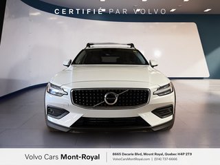 2022 Volvo V60 Cross Country  4 Cylinder Engine 2.0L/120CI All Wheel Drive