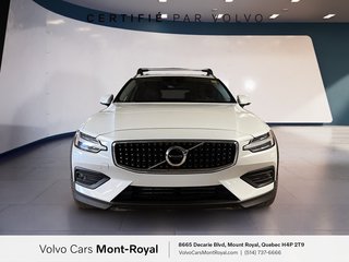 Volvo V60 Cross Country  Moteur à 4 cylindres 2.0L/120CI 4 roues motrices 2022