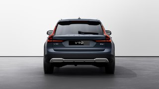 2025 Volvo V90 Cross Country PLUS in Laval, Quebec - 4 - w320h240px