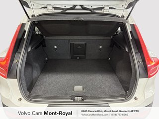 Volvo XC40 Momentum 2019 à Laval, Québec - 5 - w320h240px