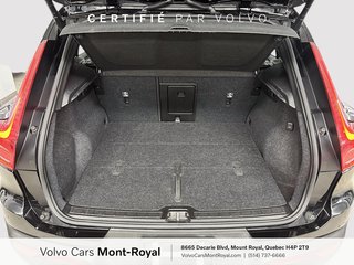 Volvo XC40 Plus Dark Theme 2023 à Laval, Québec - 5 - w320h240px