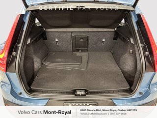 Volvo XC40 Plus Dark Theme 2024 à Laval, Québec - 5 - w320h240px