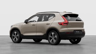 2026 Volvo XC40 PLUS DARK THEME in Laval, Quebec - 2 - w320h240px