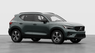 Volvo XC40 PLUS DARK THEME 2026 à Brossard, Québec - 3 - w320h240px