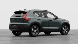 2026 Volvo XC40 Plus (Dark Theme) in Brossard, Quebec - 4 - w320h240px