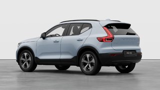 Volvo XC40 PLUS DARK THEME 2026 à Laval, Québec - 2 - w320h240px