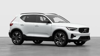 Volvo XC40 PLUS DARK THEME 2026 à Laval, Québec - 3 - w320h240px