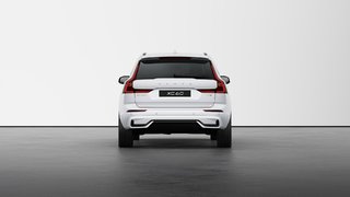 2025 Volvo XC60 HYBRIDE RECHARGEABLE ULTRA VERSION FONCÉE in Laval, Quebec - 4 - w320h240px