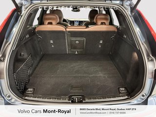 Volvo XC60 Plug-In Hybrid Ultra Dark Theme T8 2025 à Brossard, Québec - 5 - w320h240px