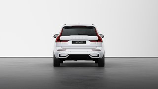 2025 Volvo XC60 PLUS VERSION FONCÉE in Laval, Quebec - 4 - w320h240px