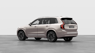 Volvo XC90 HYBRIDE RECHARGEABLE PLUS VERSION LUSTRÉE I4 turbo de 2 L à injection directe avec moteur électrique 4 roues motrices 2025