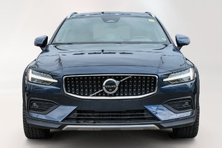 Volvo V60 Cross Country B5 AWD Plus Moteur à 4 cylindres 2.0l 4 roues motrices 2023