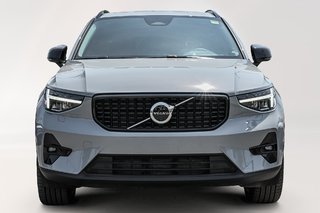 Volvo XC40 B5 AWD Plus Dark Theme Moteur à 4 cylindres 2.0l 4 roues motrices 2025