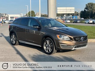 Volvo V60 Cross Country  Moteur à 4 cylindres 2.0l 4 roues motrices 2017