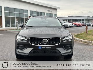 Volvo V60 Cross Country Plus Moteur à 4 cylindres 2.0l 4 roues motrices 2024