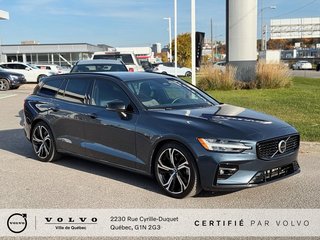 Volvo V60 Ultimate Dark Theme Moteur à 4 cylindres 2.0l 4 roues motrices 2023