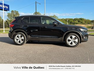 Volvo XC40 Momentum Moteur à 4 cylindres 2.0L/120CI 4 roues motrices 2021
