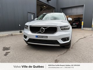 Volvo XC40 Momentum Moteur à 4 cylindres 2.0L/120CI 4 roues motrices 2022