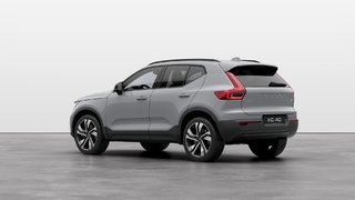 2025 Volvo XC40 ULTRA DARK THEME 2.0L I4 Direct-Injected Turbocharged -inc: Integrated Starter Generator (ISG) All Wheel Drive
