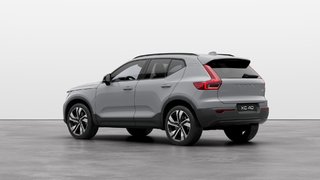 2025 Volvo XC40 ULTRA DARK THEME 2.0L I4 Direct-Injected Turbocharged -inc: Integrated Starter Generator (ISG) All Wheel Drive