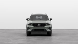 2025 Volvo XC40 ULTRA DARK THEME 2.0L I4 Direct-Injected Turbocharged -inc: Integrated Starter Generator (ISG) All Wheel Drive