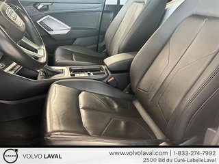 2022  Q3 45 2.0T Komfort quattro 8sp Tiptronic in Laval, Quebec - 6 - w320h240px