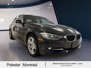 BMW 328i XDrive Sedan Sport Line Moteur à 4 cylindres 2.0L/122CI 4 roues motrices 2013