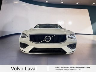 Volvo S60 T6 AWD Momentum Moteur à 4 cylindres 2.0L/120CI 4 roues motrices 2019