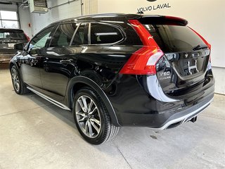 Volvo V60 Cross Country T5 AWD Premier Moteur à 4 cylindres 2.0l 4 roues motrices 2017