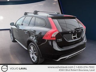 V60 Cross Country T5 AWD Premier 2017 à Laval, Québec - 6 - w320h240px