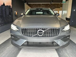 2021  V60 Cross Country T5 AWD in Laval, Quebec - 6 - w320h240px
