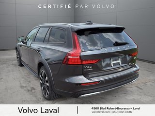 Volvo V60 Cross Country Plus 2023 à Laval, Québec - 4 - w320h240px