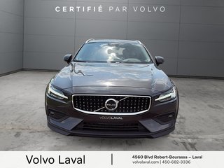 Volvo V60 Cross Country Plus 2023 à Laval, Québec - 2 - w320h240px