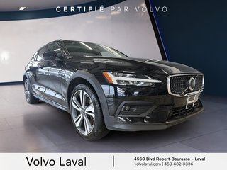 Volvo V60 Cross Country B5 AWD Plus 2024 à Laval, Québec - 2 - w320h240px