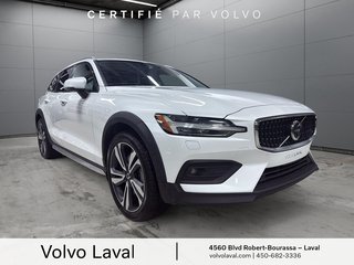 Volvo V60 Cross Country Ultimate 2024 à Laval, Québec - 3 - w320h240px