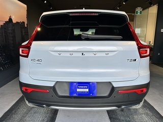 2020  XC40 T5 AWD Inscription in Laval, Quebec - 3 - w320h240px