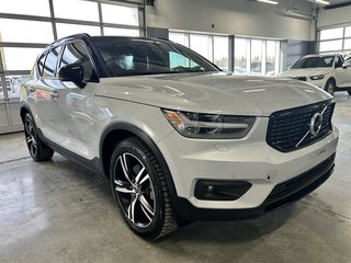 2022  XC40 T5 AWD R-Design in Laval, Quebec - 6 - w320h240px