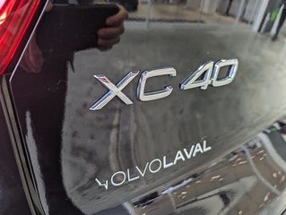 2023  XC40 Recharge TWIN Ultimate - Dark in Laval, Quebec - 6 - w320h240px