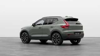 2025 Volvo XC40 Ultra Dark Theme in Laval, Quebec - 2 - w320h240px