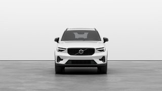 2025 Volvo XC40 Plus Dark Theme in Laval, Quebec - 3 - w320h240px