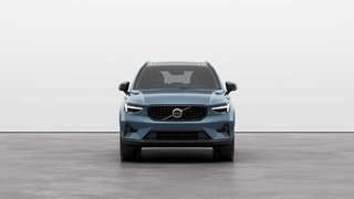 2025 Volvo XC40 Plus Dark Theme in Laval, Quebec - 3 - w320h240px