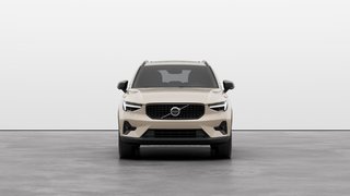 Volvo XC40 Plus Dark Theme 2025 à Laval, Québec - 3 - w320h240px