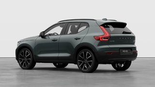 2026 Volvo XC40 Plus Dark Theme in Laval, Quebec - 2 - w320h240px