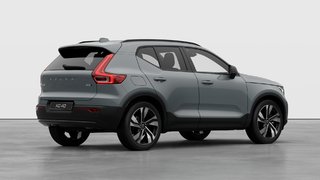 Volvo XC40 Plus Dark Theme 2026 à Laval, Québec - 4 - w320h240px