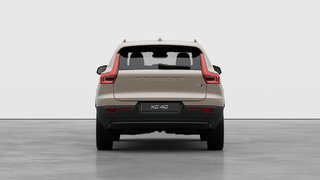 2026 Volvo XC40 Plus Dark Theme in Laval, Quebec - 6 - w320h240px